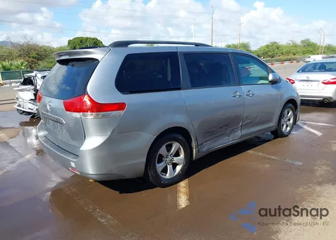 2011 Toyota Sienna Le V6/Le V6 Auto Access Seat from USA, damaged, VIN 5TDKK3DC0BS085284